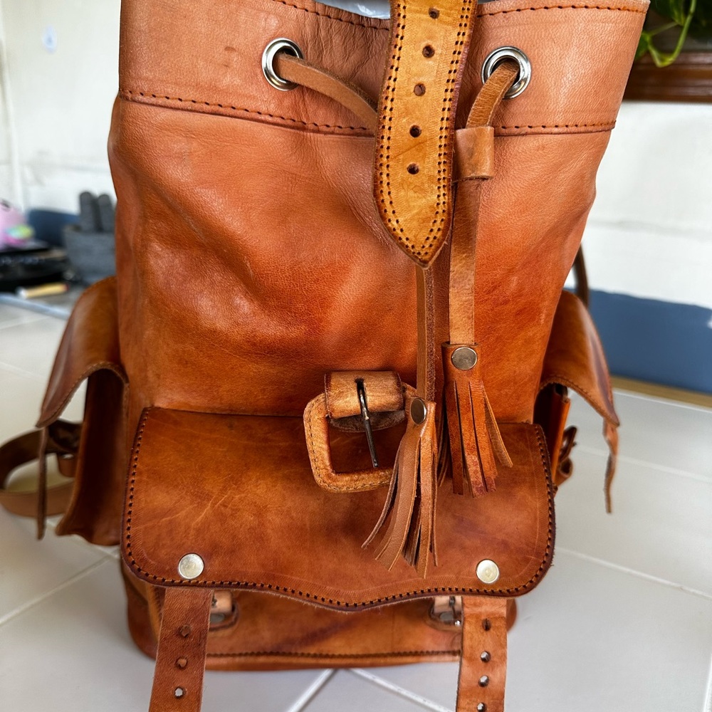HANDCRAFTED GENUINE LEATHER BACKPACK